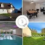 Avec Piscine Chauffee A Moins 1h30 De Paris 别墅